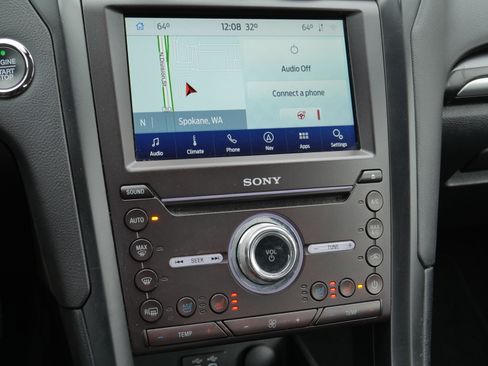 Used 2020 Ford Fusion Titanium image 11