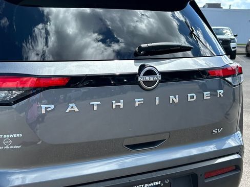 Used 2023 Nissan Pathfinder SV FWD image 5