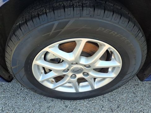 Used 2021 Chrysler Pacifica Touring-L FWD image 5