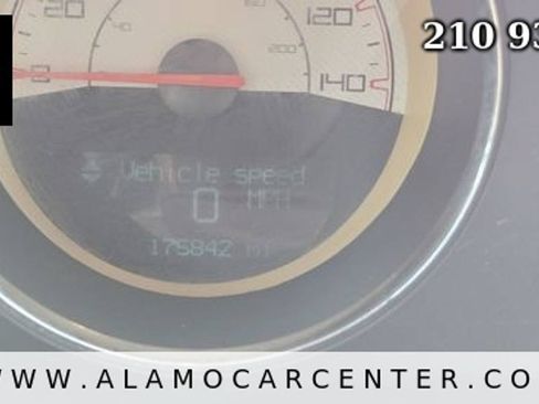 Used 2014 Dodge Challenger SXT RWD image 32