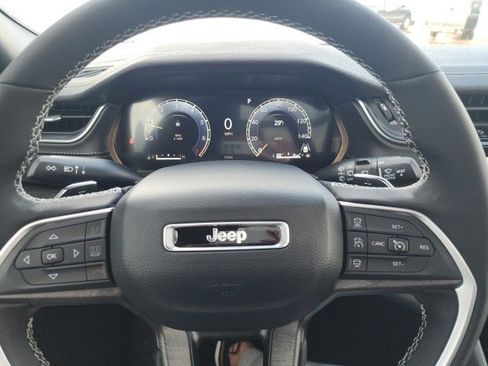 New 2025 Jeep Grand Cherokee Limited image 15