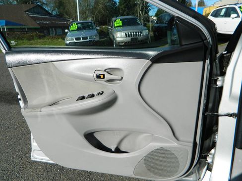 Used 2013 Toyota Corolla L image 21