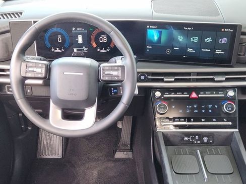 Used 2025 Hyundai Santa Fe SEL FWD image 21