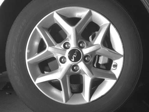 Used 2025 Kia Soul LX w/ LX Technology Package FWD image 16