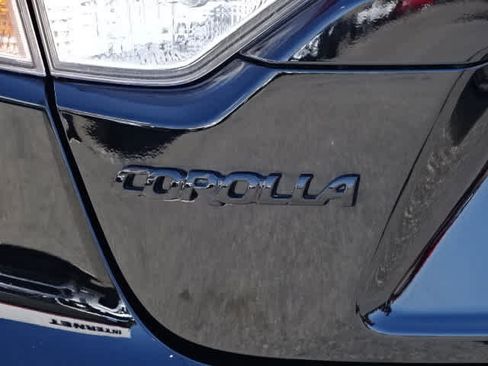 Used 2026 Toyota Corolla LE w/ Carpet Mat Package (TMS) FWD image 10