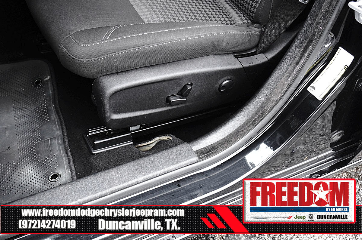 Used 2023 Dodge Charger SXT w/ Blacktop Package RWD image 35