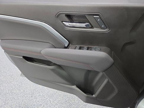 Used 2024 Chevrolet Colorado Z71 w/ Z71 Convenience Package 2 image 32