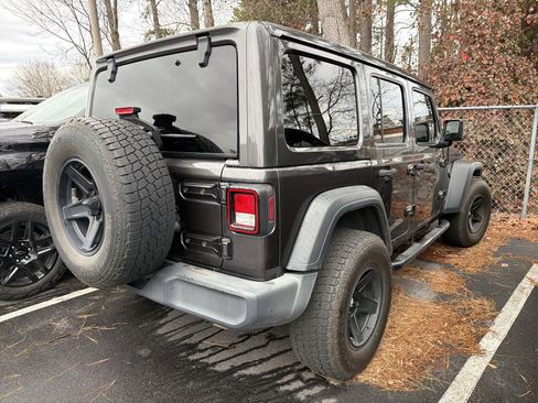 Used 2021 Jeep Wrangler Unlimited Sport S w/ Sun And Sound Package image 4