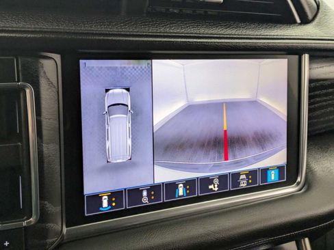 Used 2021 GMC Yukon XL Denali w/ Denali Premium Package image 33