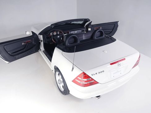 Used 2002 Mercedes-Benz SLK 320 image 16