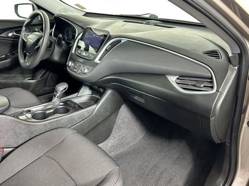 Used 2022 Chevrolet Malibu LS w/ Driver Confidence Package II FWD image 8