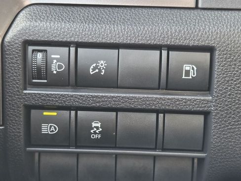 Used 2025 Toyota 4Runner SR5 AWD/4WD image 24