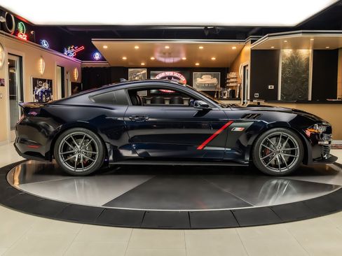 Used 2021 Ford Mustang GT Premium w/ GT Performance Package RWD image 11