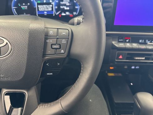 Used 2026 Toyota Camry XLE image 19