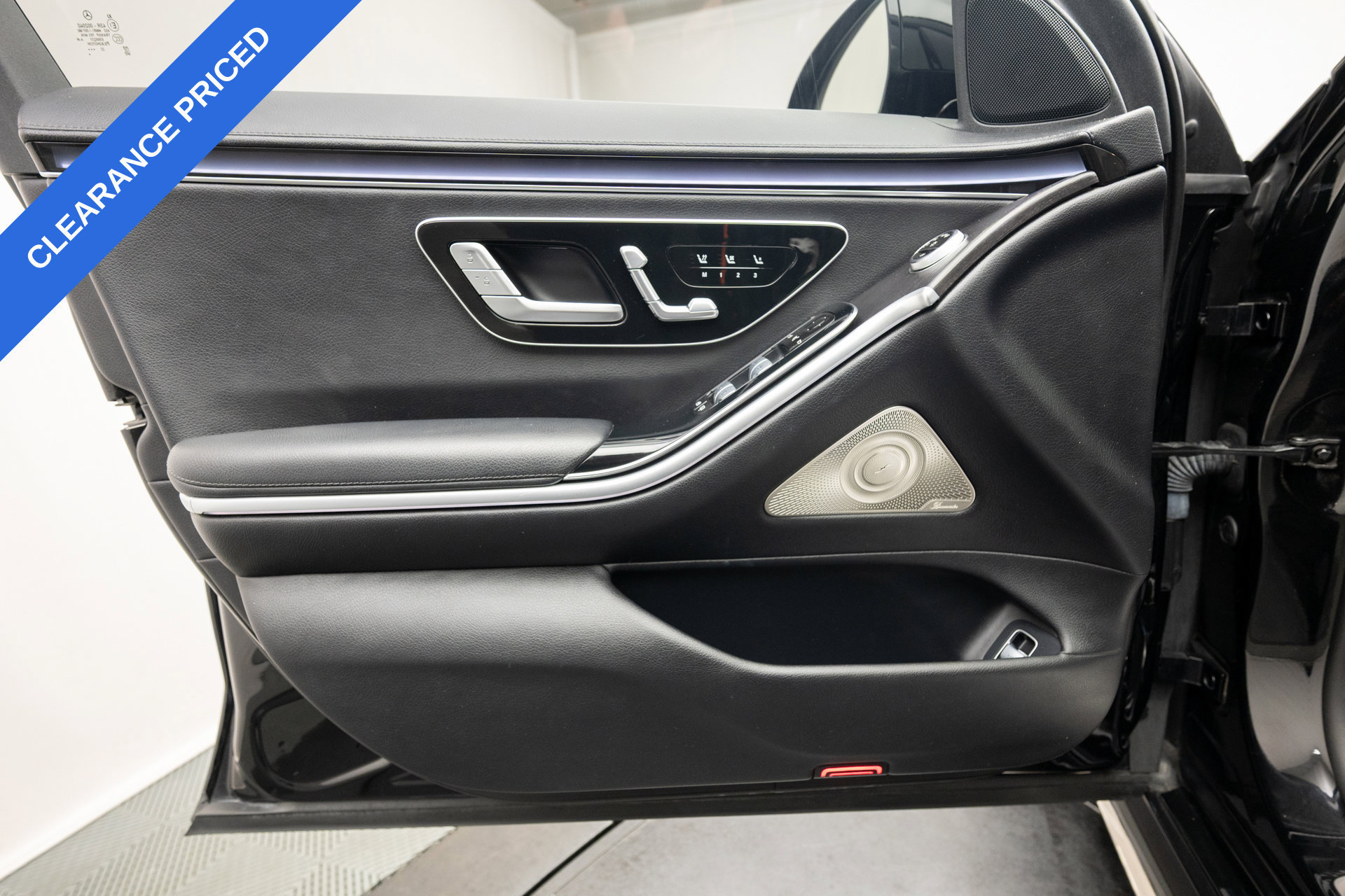 Used 2023 Mercedes-Benz S 500 4MATIC image 29