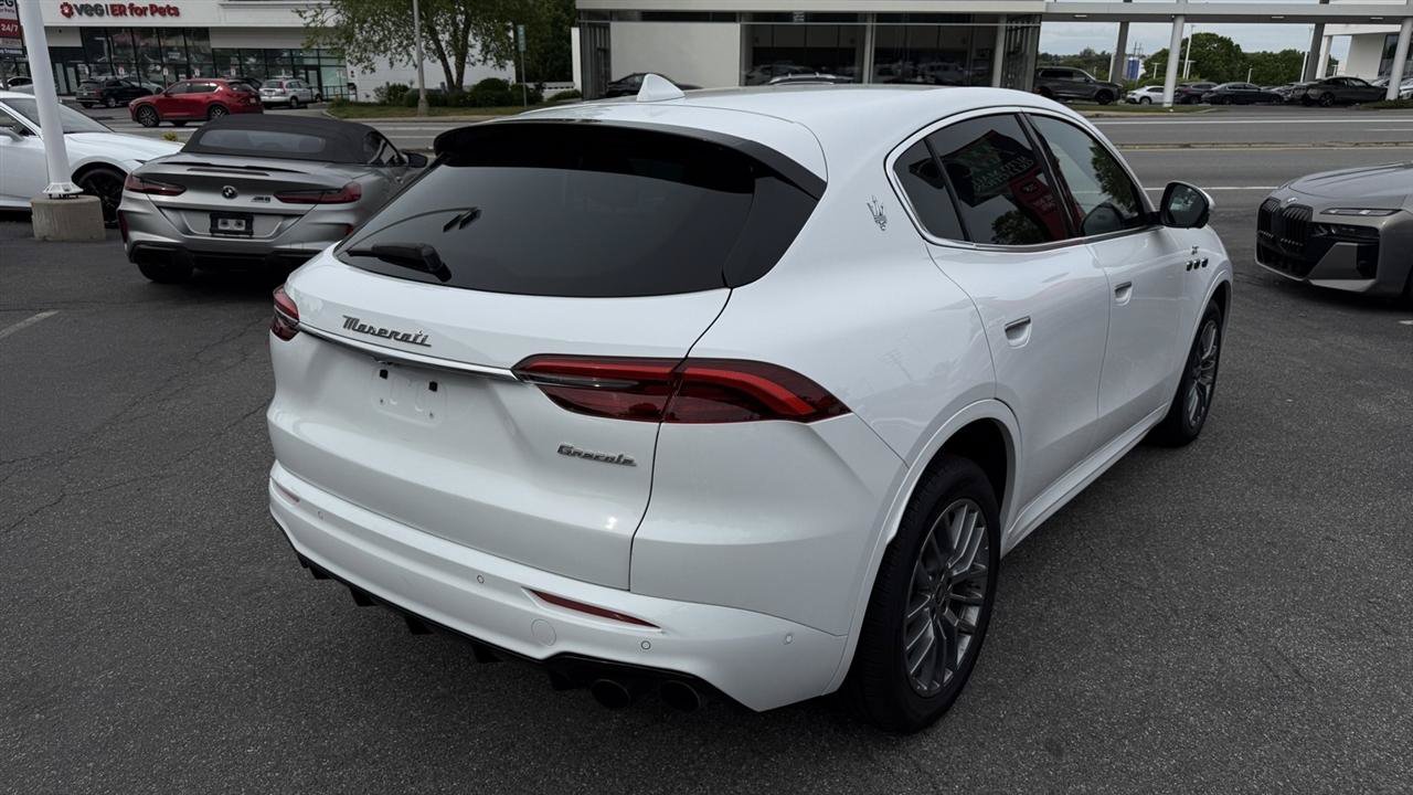 Used 2023 Maserati Grecale GT AWD/4WD image 18