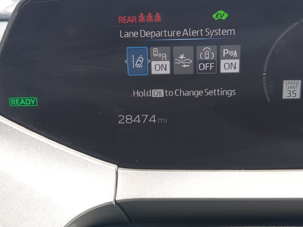 Used 2025 Toyota Prius LE FWD image 30