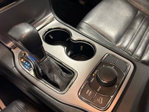 Used 2020 Jeep Grand Cherokee Limited X image 19