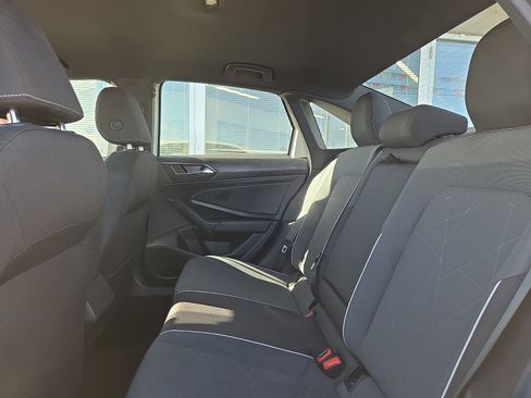 Used 2025 Volkswagen Jetta Sport image 6