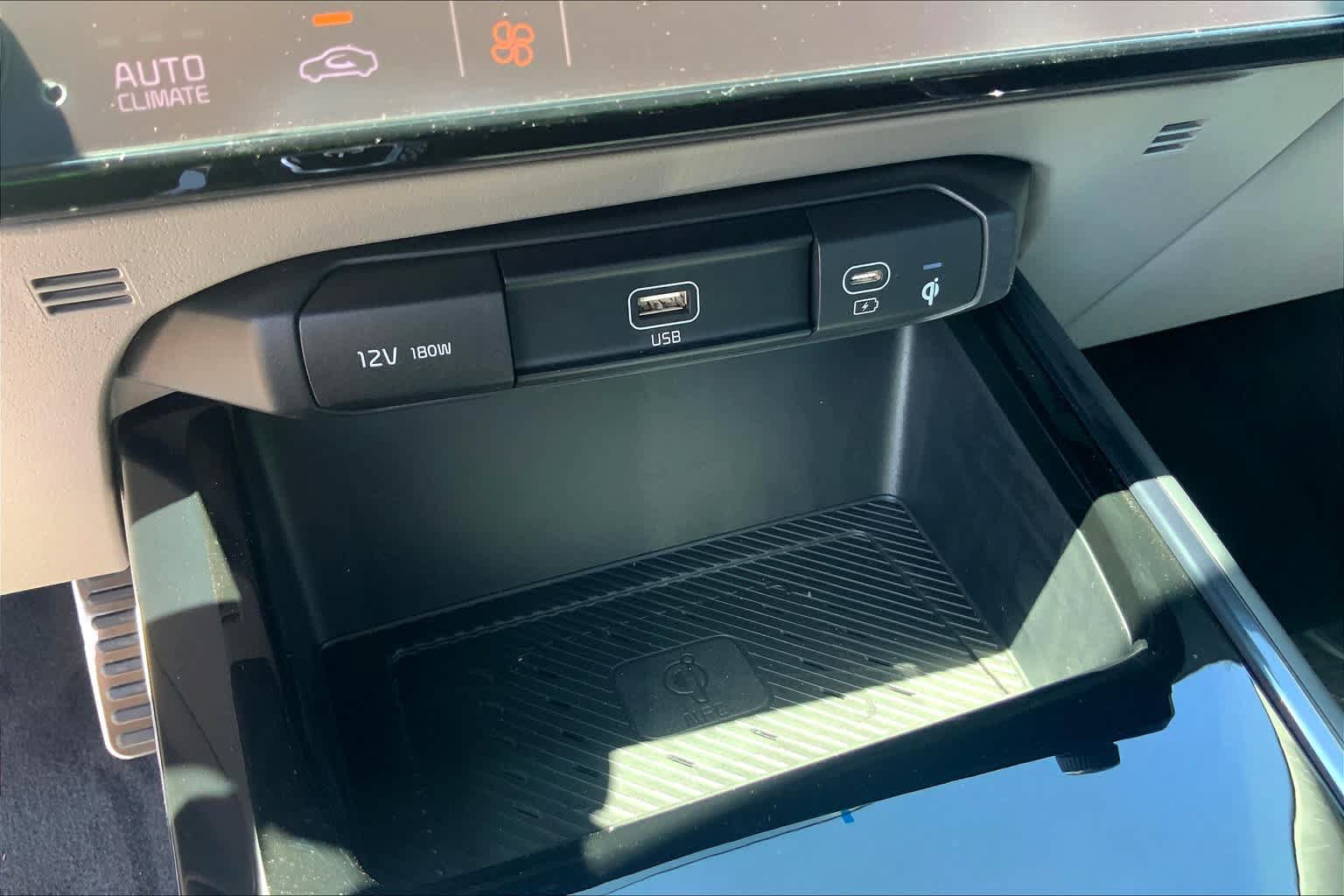 Used 2024 Kia Niro Wave w/ Wave Preserve Package FWD image 18