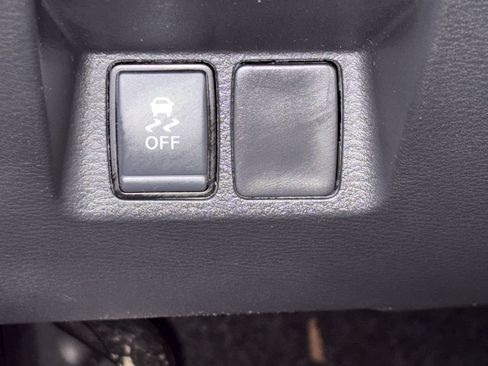 Certified 2024 Nissan Frontier SV w/ SV Convenience Package RWD image 31