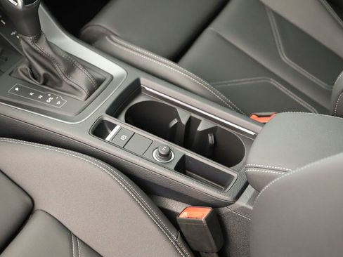 New 2025 Audi Q3 2.0T Premium image 17