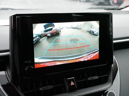 Certified 2025 Toyota Corolla LE image 28