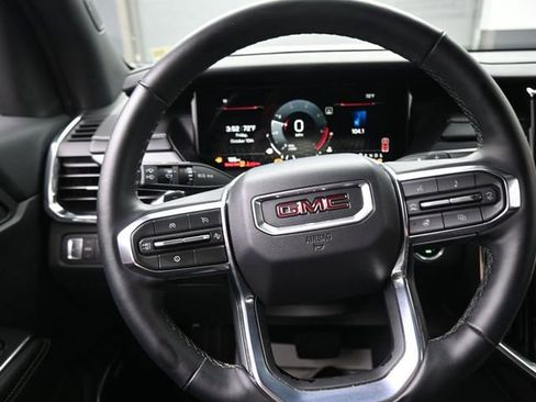 Used 2025 GMC Acadia Elevation image 8