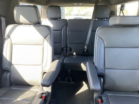 Used 2025 GMC Yukon XL Denali AWD/4WD image 22