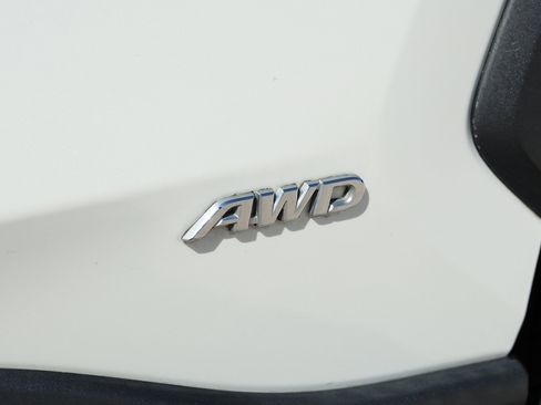 Used 2021 Toyota RAV4 XLE Premium image 7