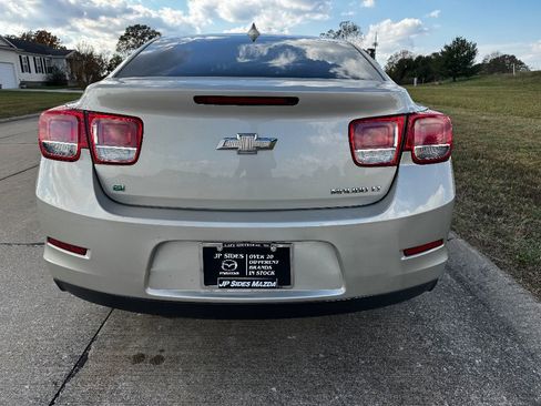 Used 2015 Chevrolet Malibu LT image 8