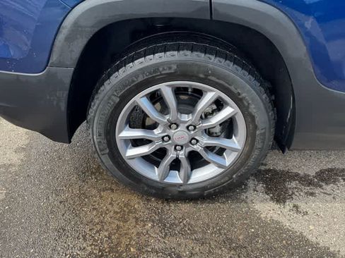 Used 2022 GMC Terrain SLT w/ LPO, Floor Liner Package image 12