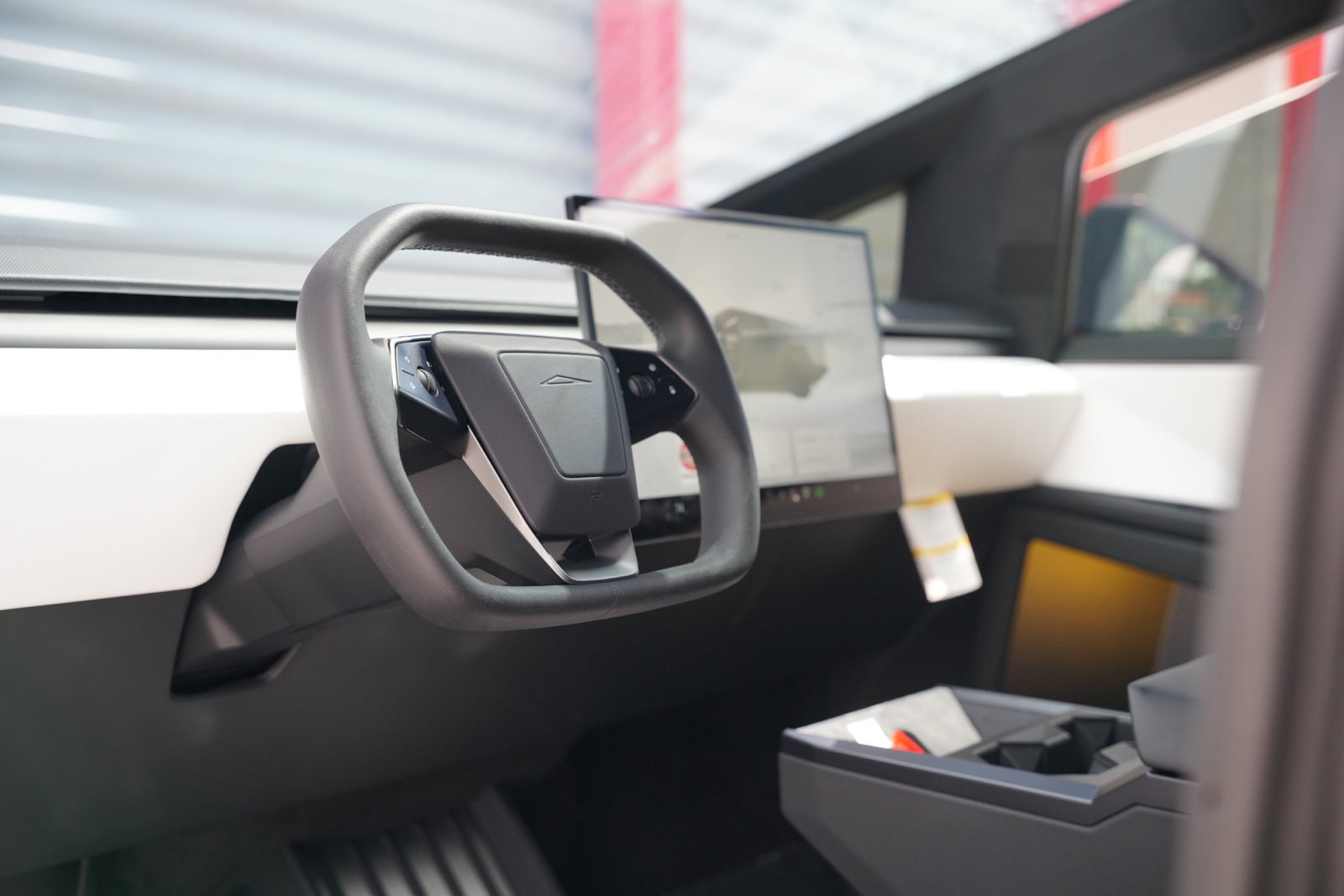 Used 2024 Tesla Cybertruck AWD Crew Cab image 15