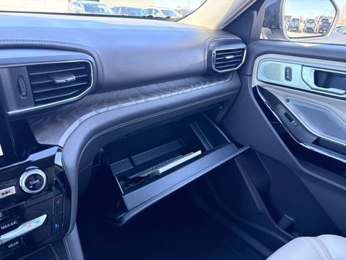 Used 2022 Ford Explorer Platinum w/ Equipment Group 601A image 29