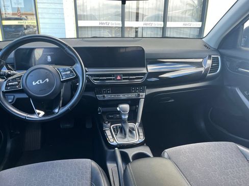 Used 2025 Kia Seltos S FWD image 32