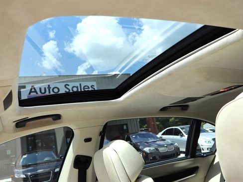 Used 2013 BMW 750Li RWD image 23