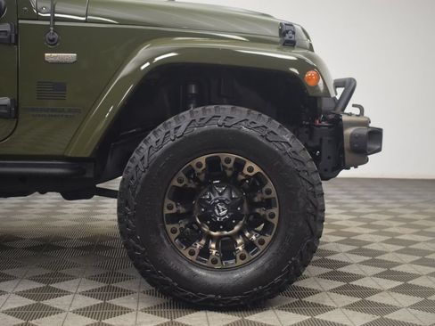 Used 2016 Jeep Wrangler Unlimited Sahara AWD/4WD image 27