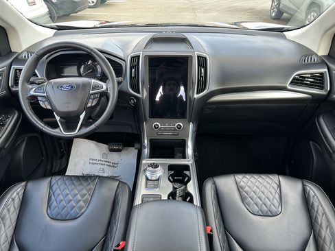 Used 2024 Ford Edge Titanium image 19