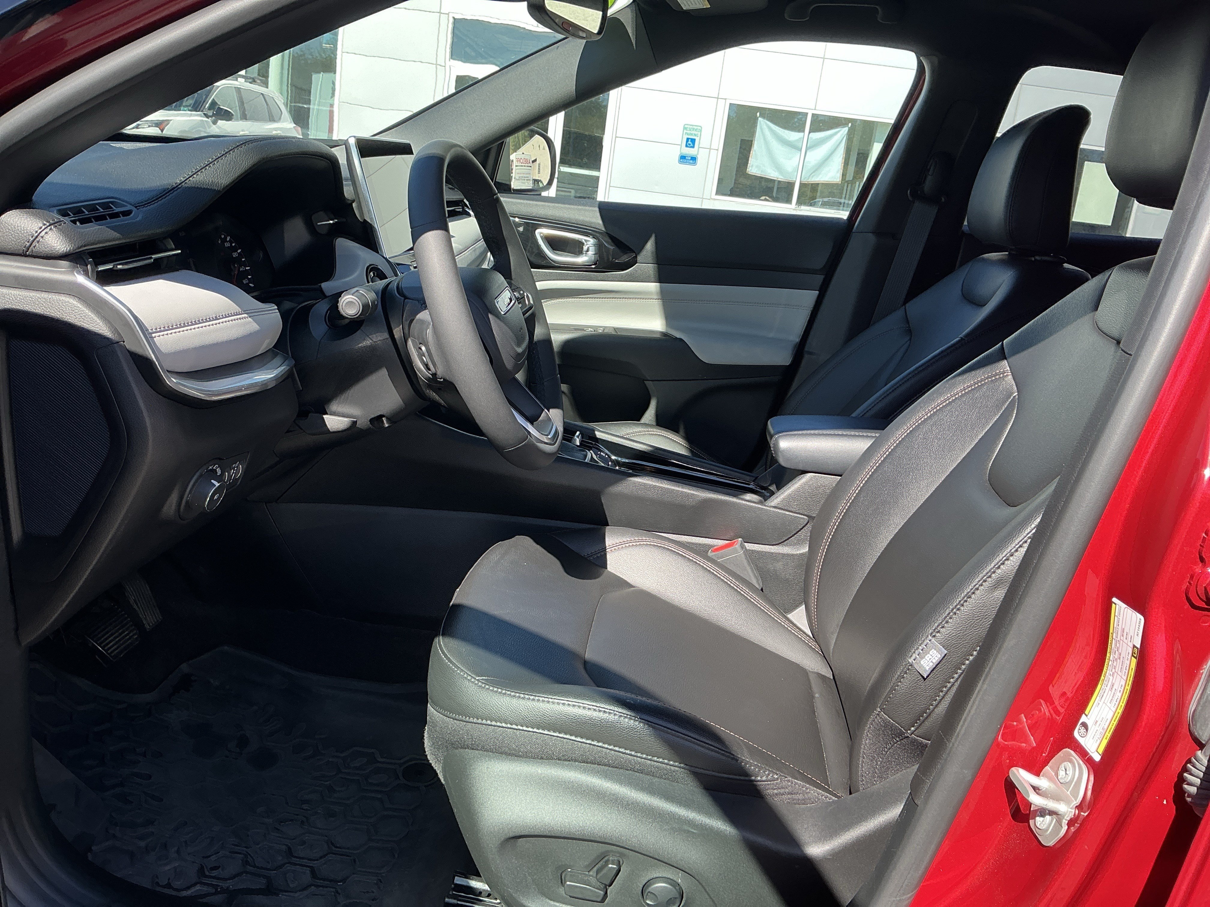 Used 2024 Jeep Compass Limited AWD/4WD image 10