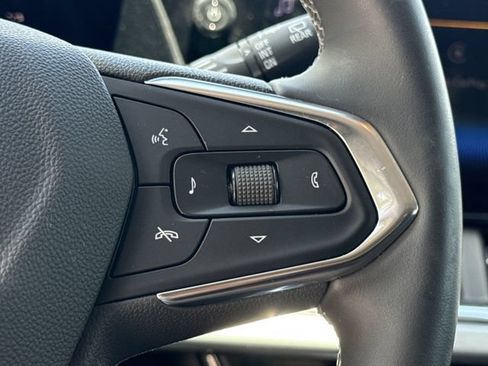 Used 2025 Chevrolet Trax LT w/ Driver Confidence Package FWD image 33