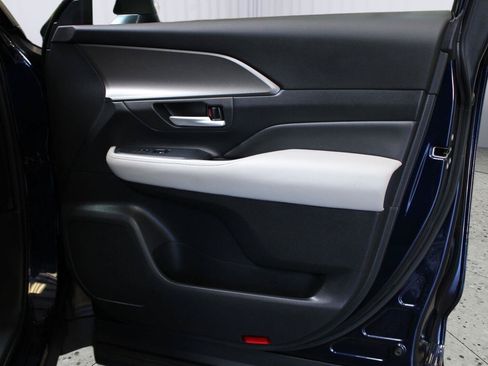 Certified 2024 Toyota Grand Highlander AWD image 42