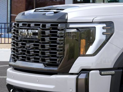 New 2025 GMC Sierra 3500 Denali Ultimate image 13