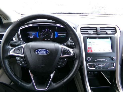 Used 2018 Ford Fusion Energi SE FWD image 30