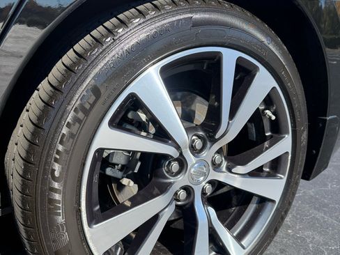 Used 2017 Nissan Maxima 3.5 SL image 10