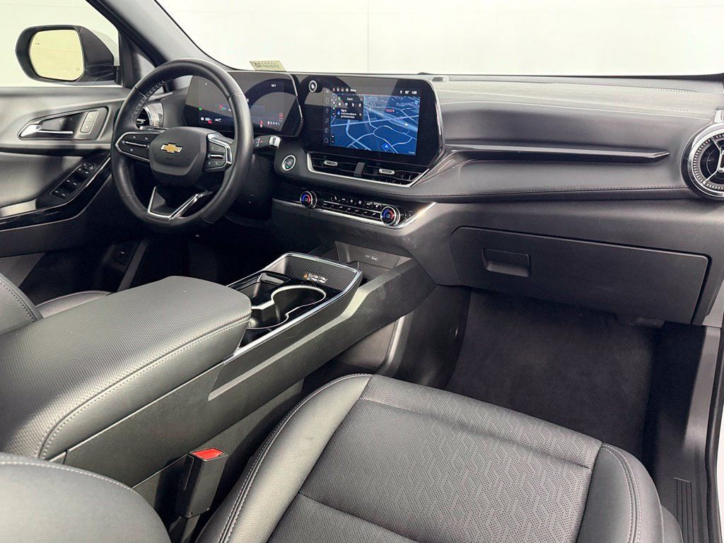 Used 2025 Chevrolet Equinox LT w/ Convenience Package II AWD/4WD image 15