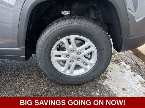 New 2025 Jeep Grand Cherokee Laredo image 16