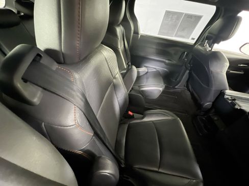 Used 2021 Toyota Sienna XSE w/ XSE Plus Package image 28