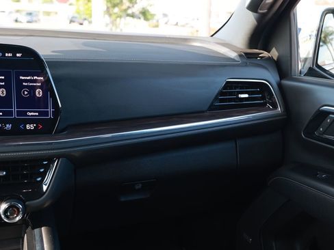 Used 2025 Chevrolet Suburban Premier image 26