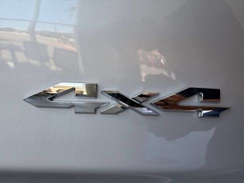 New 2026 RAM 1500 Laramie AWD/4WD image 12