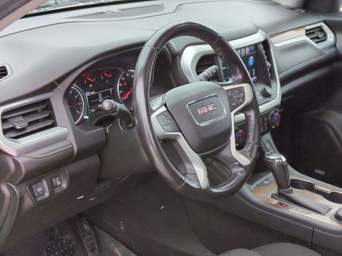 Used 2018 GMC Acadia SLE image 2